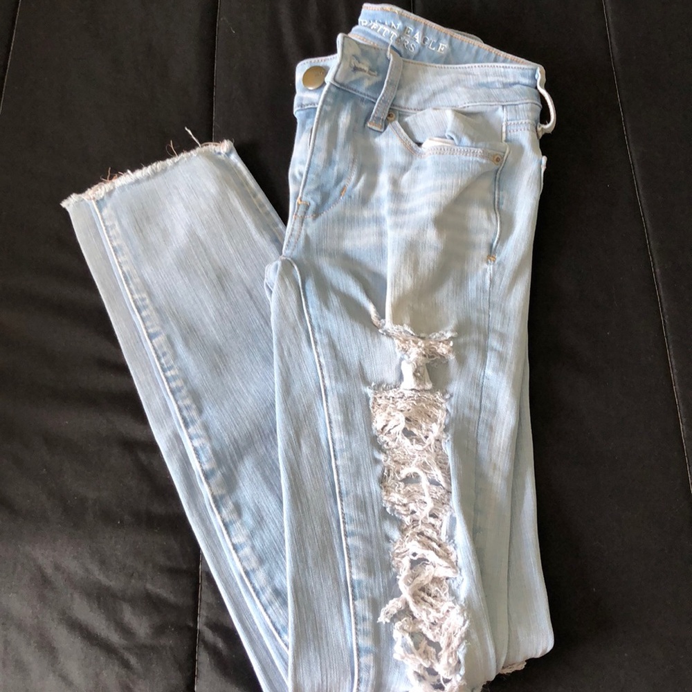 american eagle distressed jeans
